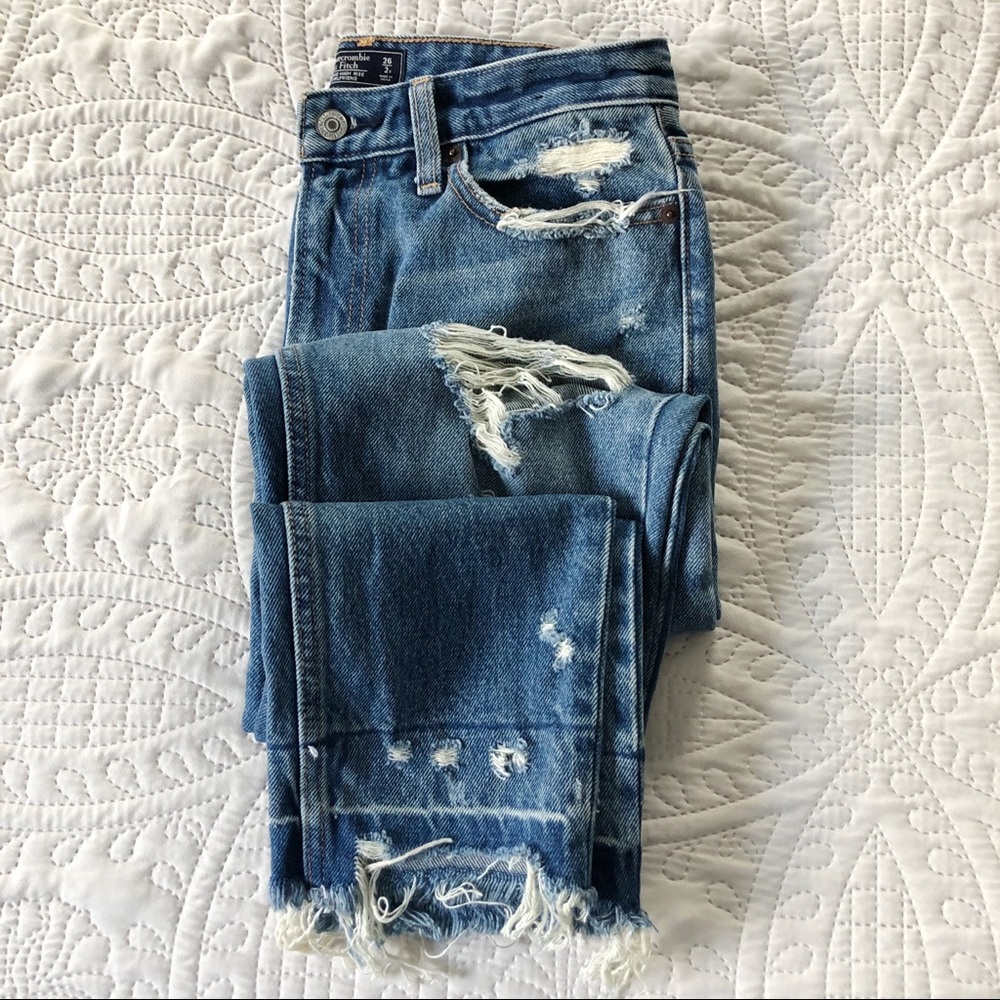 Abercrombie & Fitch Annie Hi Rise Girlfriend Jeans